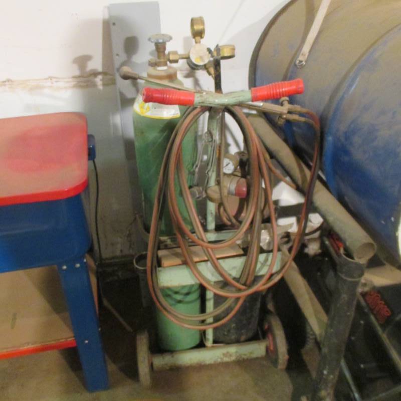 lot 110 image: Torch Set wCart & Tanks