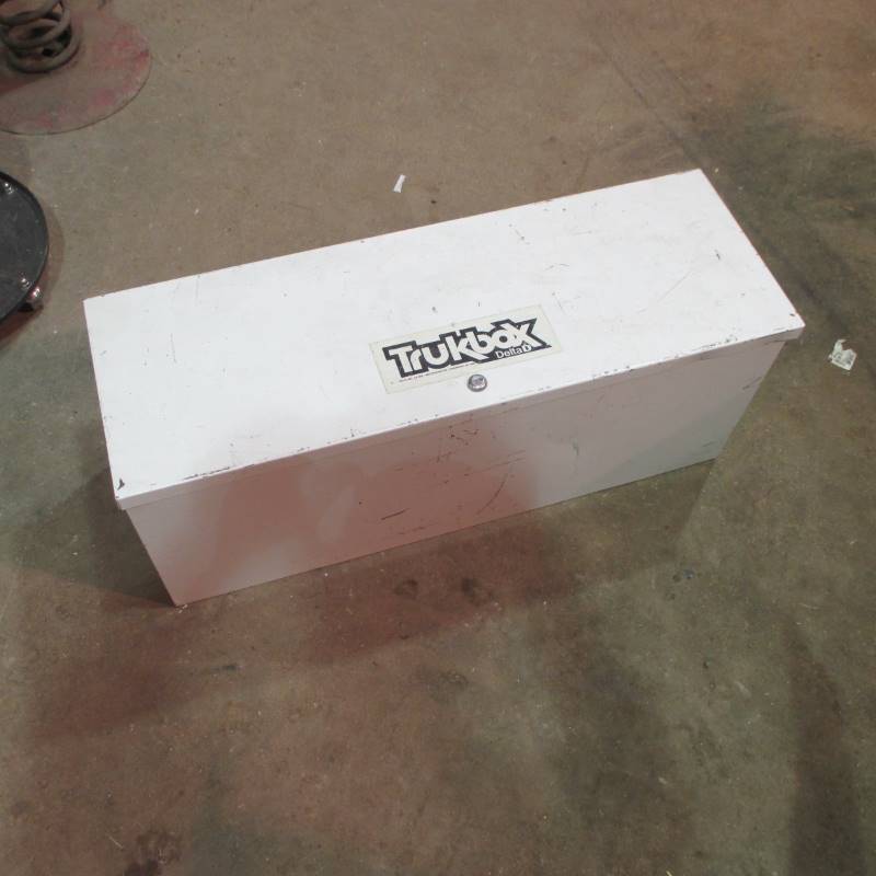 lot 128 image: Delta Truck Box 32 x 11 x 13
