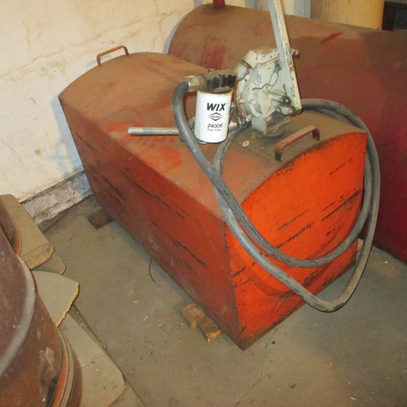 lot 145 image: 75 gal Gas Tank wPump