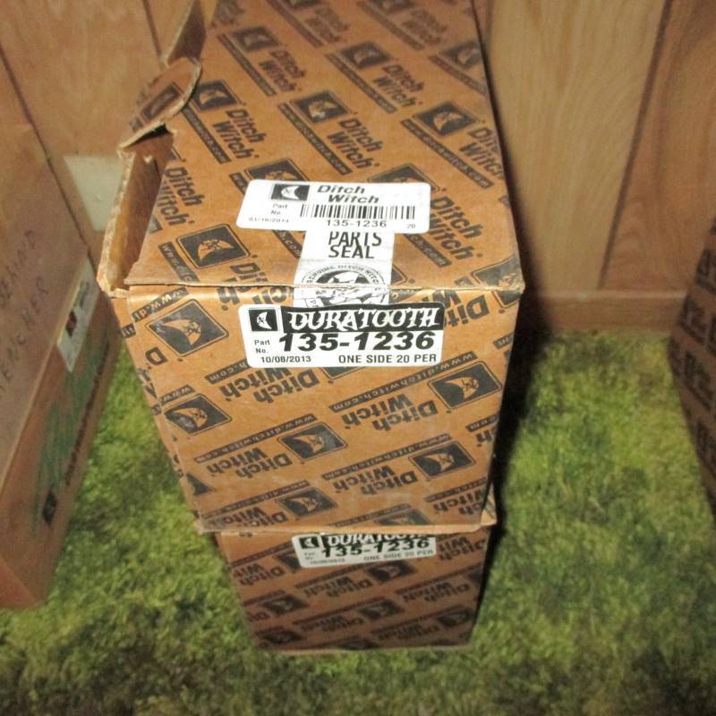 lot 158 image: Ditch Witch Blades