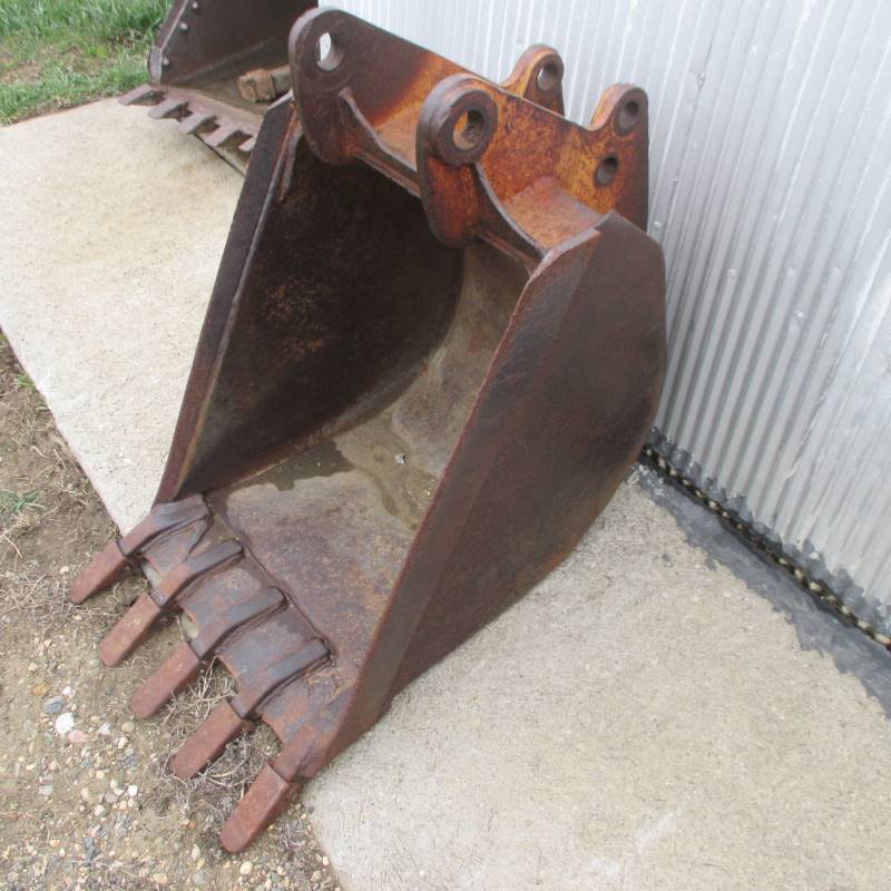 lot 167 image: Backhoe Bucket