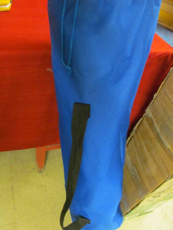 lot 5 image: folding chair