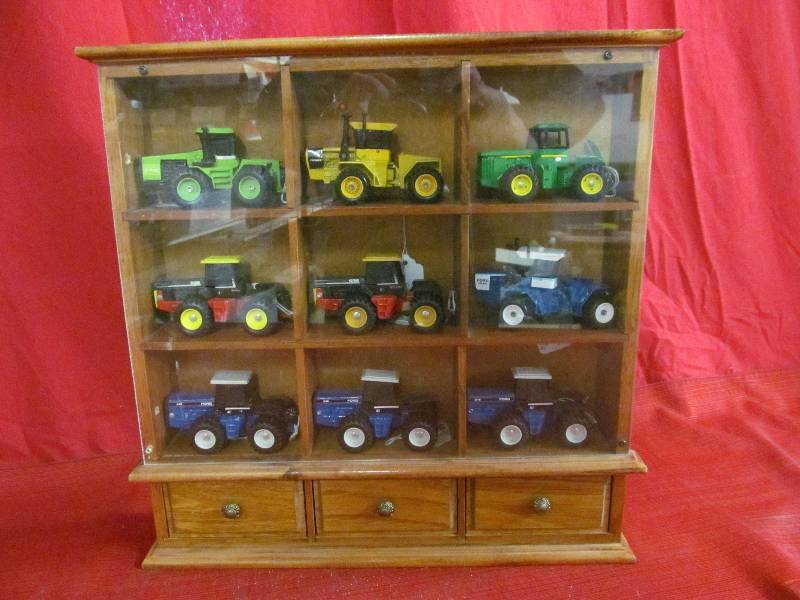 lot 14 image: Tractors,display case