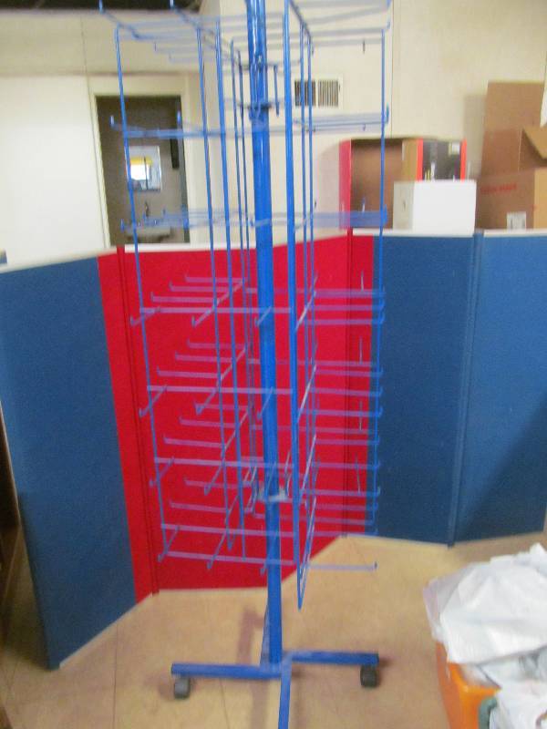 lot 23 image: Display rasck