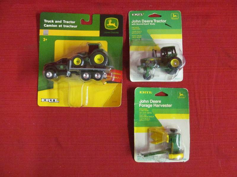 lot 35 image: John Deere truck, tractor