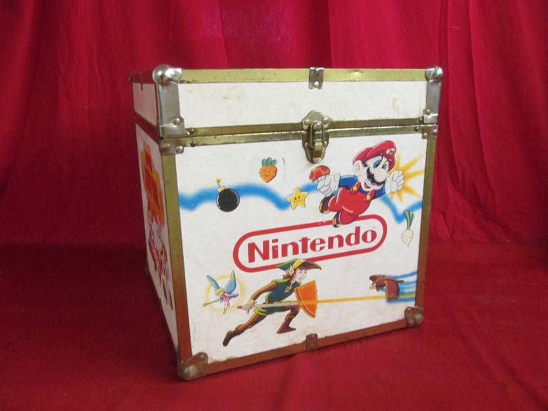 lot 40 image: Nintindeo Toy Box
