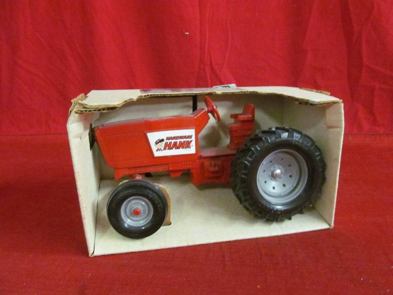 lot 61 image: Hardware Hank tractor