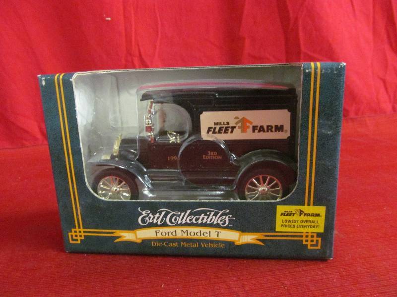 lot 66 image: Ertl die cast bank