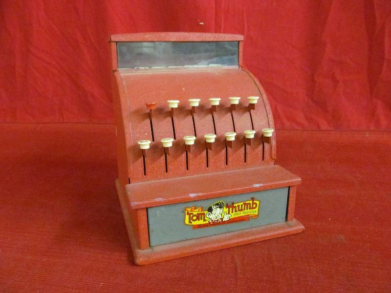 lot 70 image: Tom Thumb Cash register