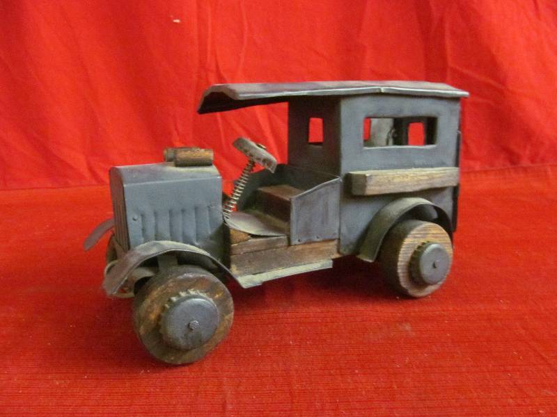 lot 75 image: panel truck