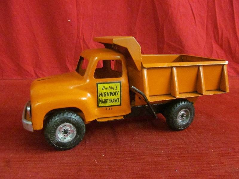 lot 77 image: Buddy L truck