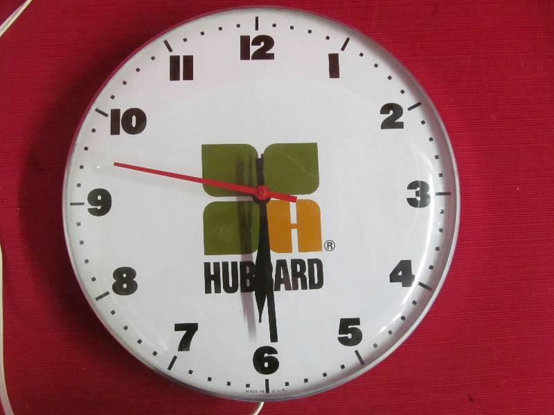 lot 99 image: clock