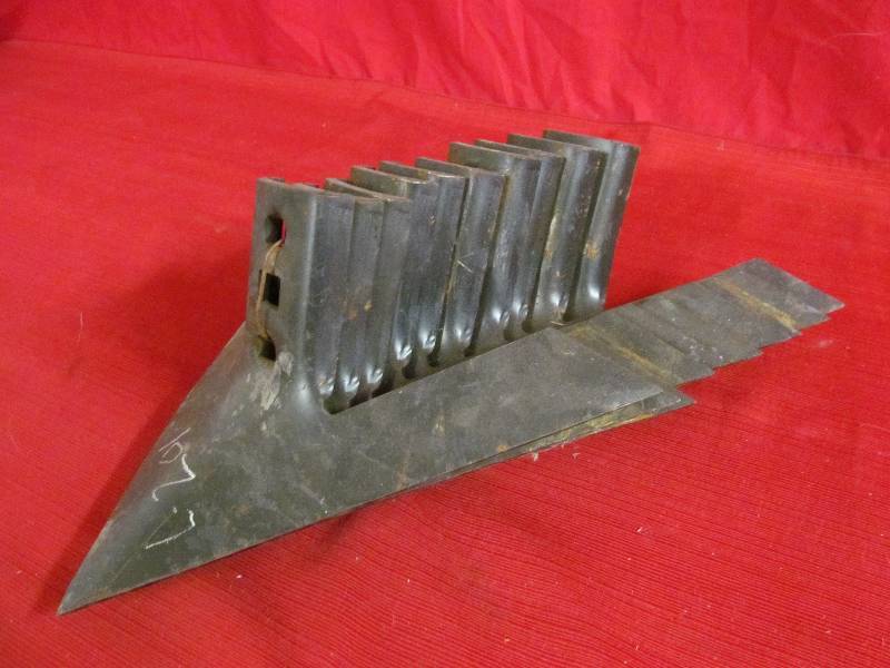 lot 144 image: farm equipment