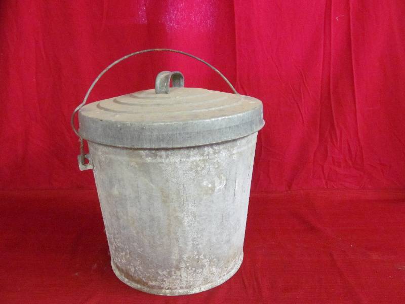 lot 158 image: collectible bucket