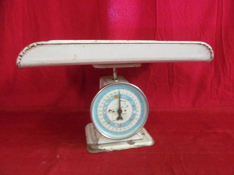 lot 162 image: collectible scale