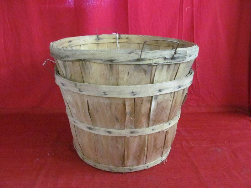 lot 168 image: apple baskets