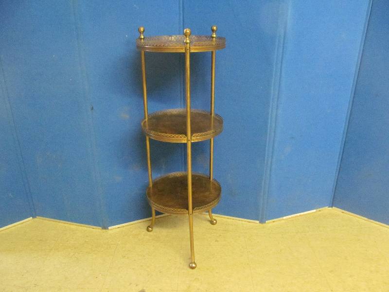 lot 179 image: furniture