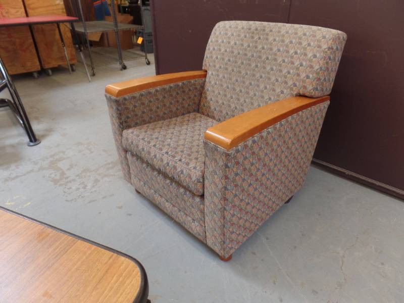 lot 705 image: COMMERCIAL CHAIRS