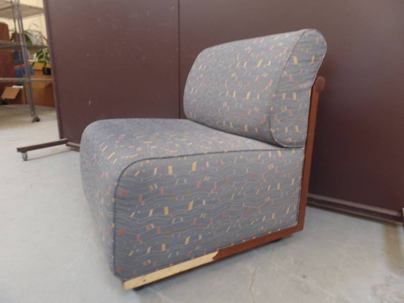 lot 706 image: COMMERCIAL CHAIRS