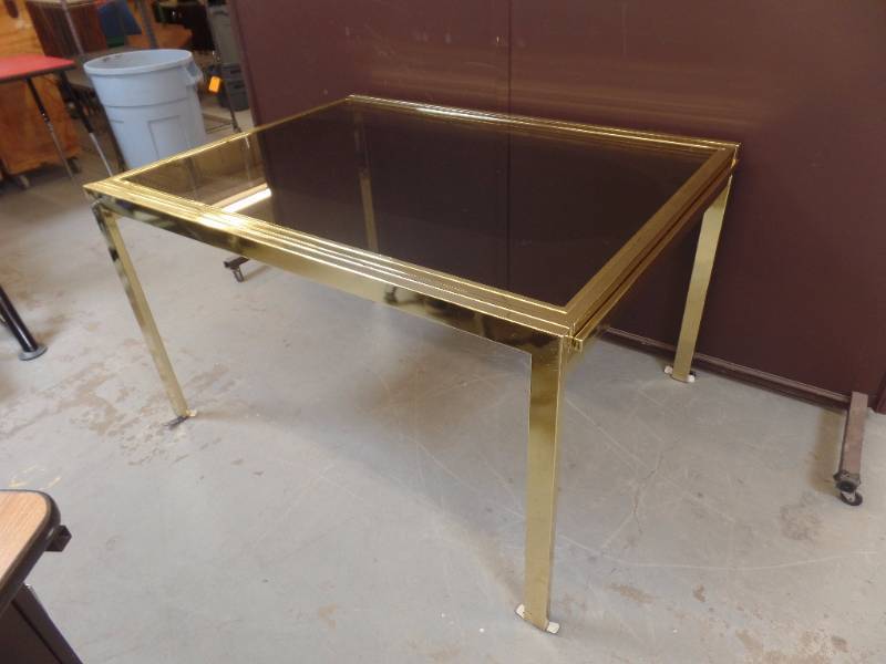 lot 709 image: SLIDE OUT TABLE