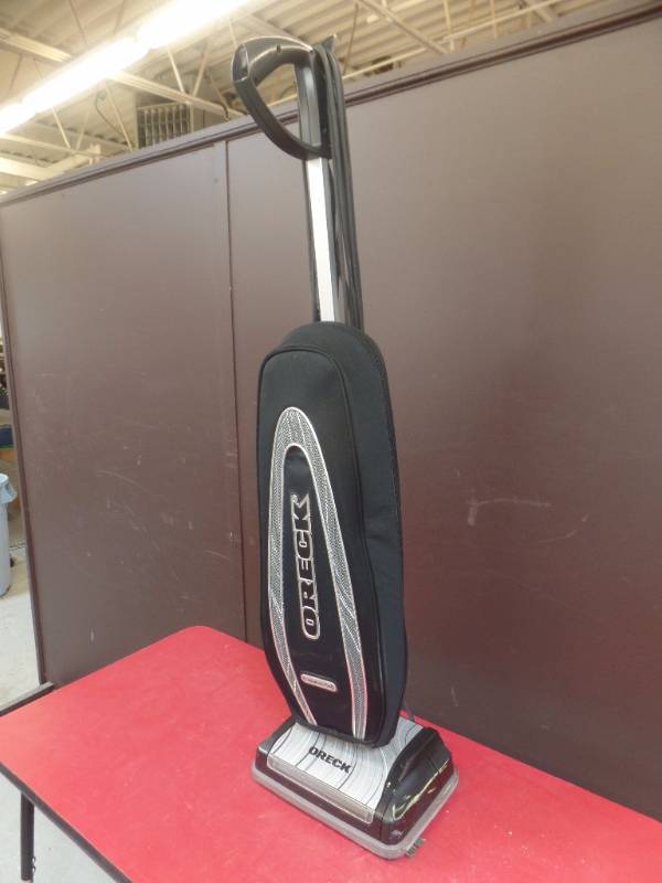 lot 727 image: ORECK VACUUM