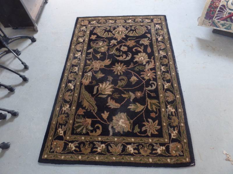 lot 728 image: WOOL RUG