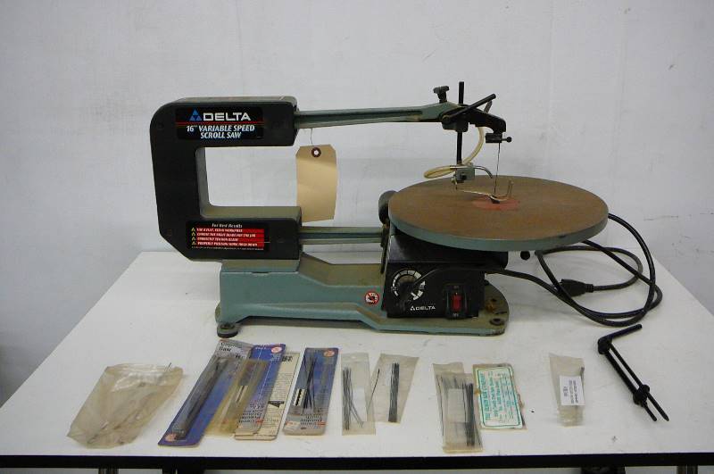 lot 5 image: 16 Scroll Saw