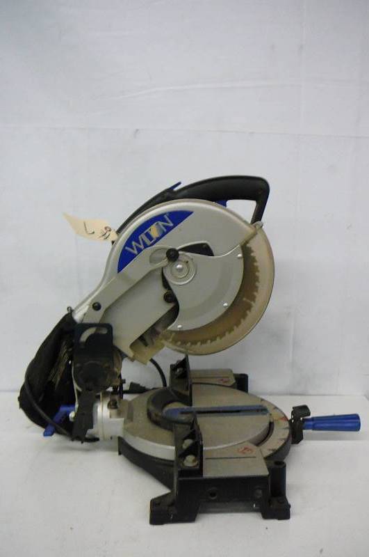 lot 7 image: 10 Compound Miter Saw