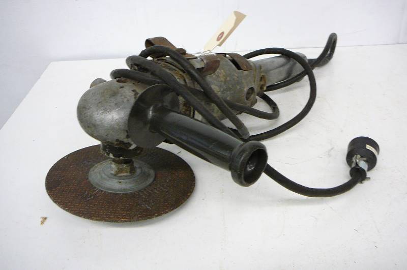 lot 10 image: Angle Grinder