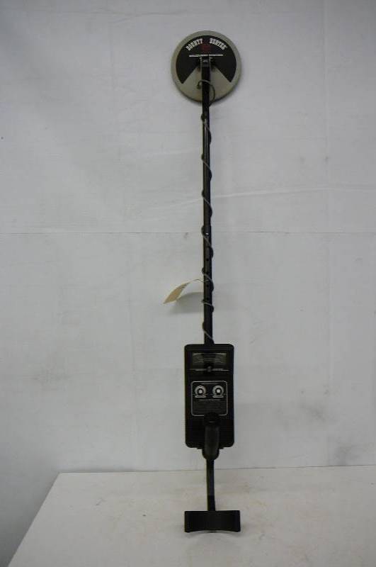 lot 11 image: Metal Detector