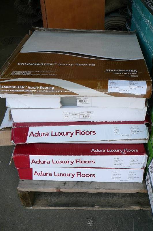 lot 28 image: Lot of Flooring