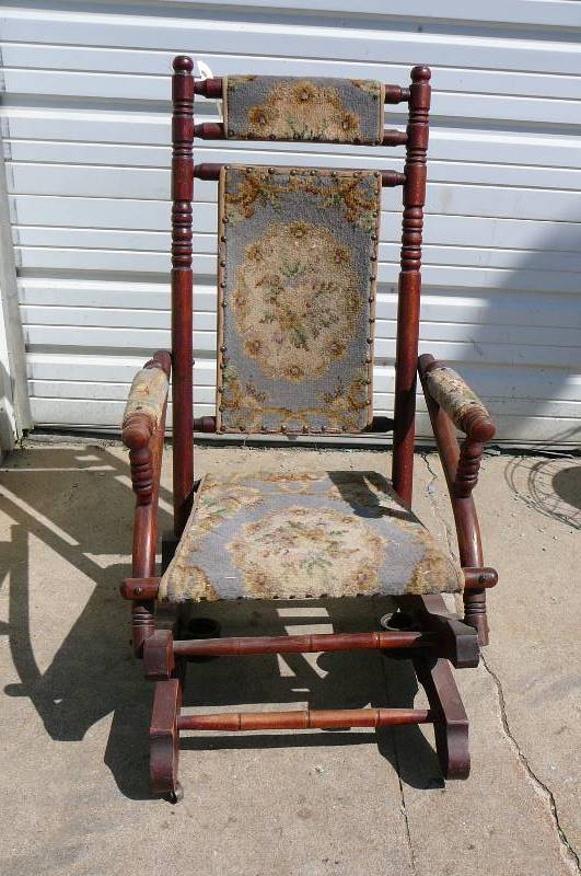 lot 36 image: Rocking Chair