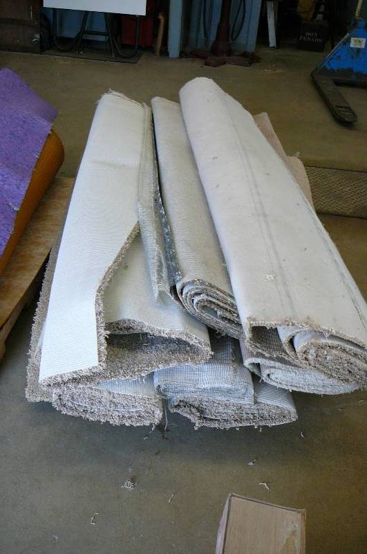 lot 39 image: Lot of Carpet Reminets