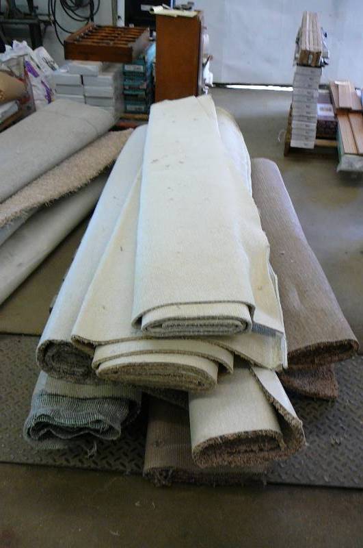 lot 40 image: Lot of Carpet Reminets