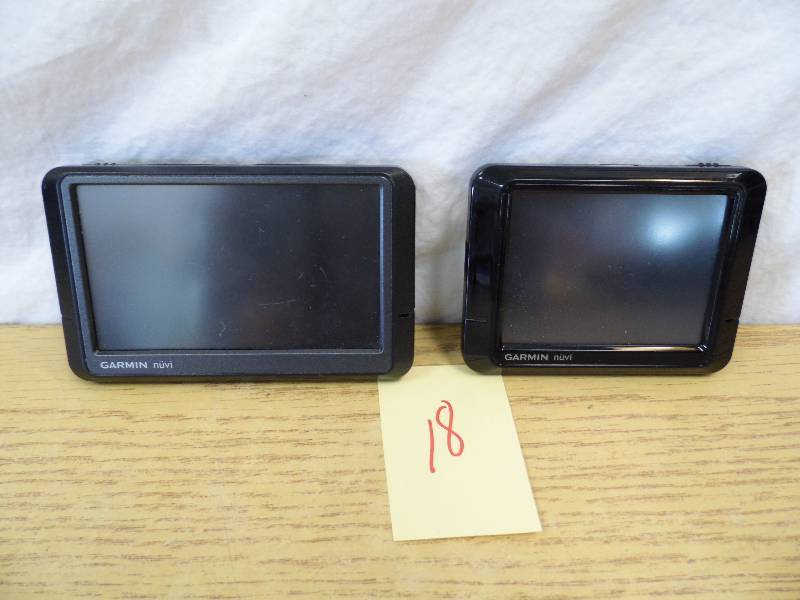 lot 18 image: 2 Garmin