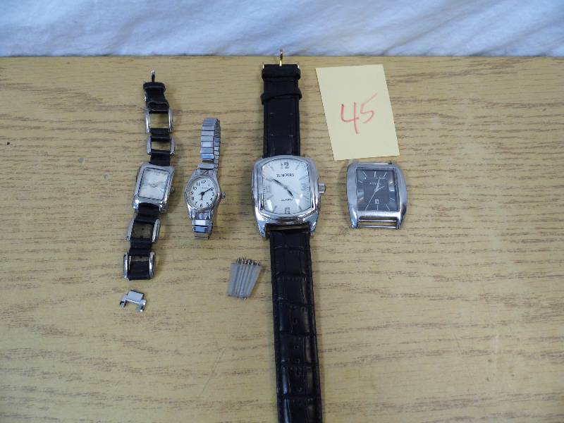 lot 45 image: Mens Watches & Pins