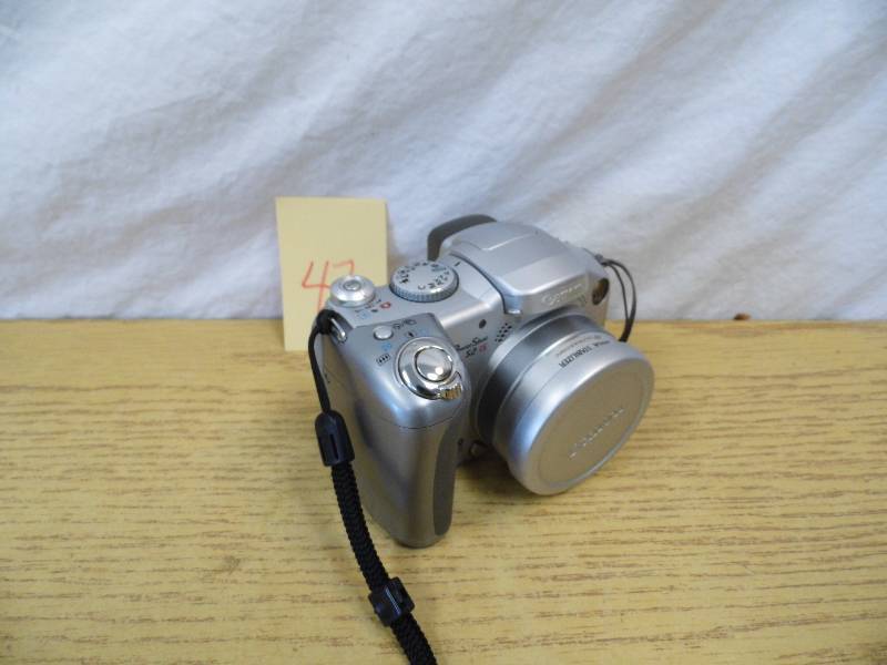 lot 47 image: Canon Camera