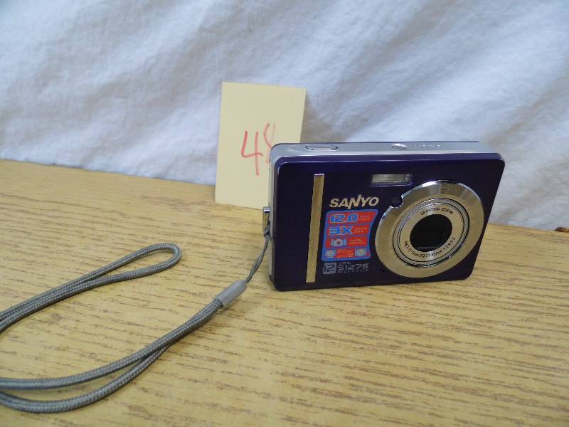 lot 48 image: Sanyo Camera