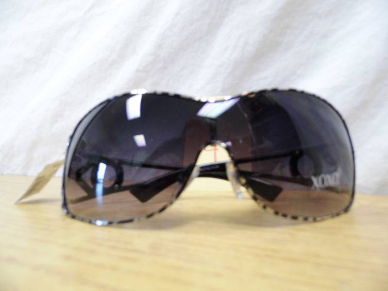 lot 49 image: XOXO Sunglasses