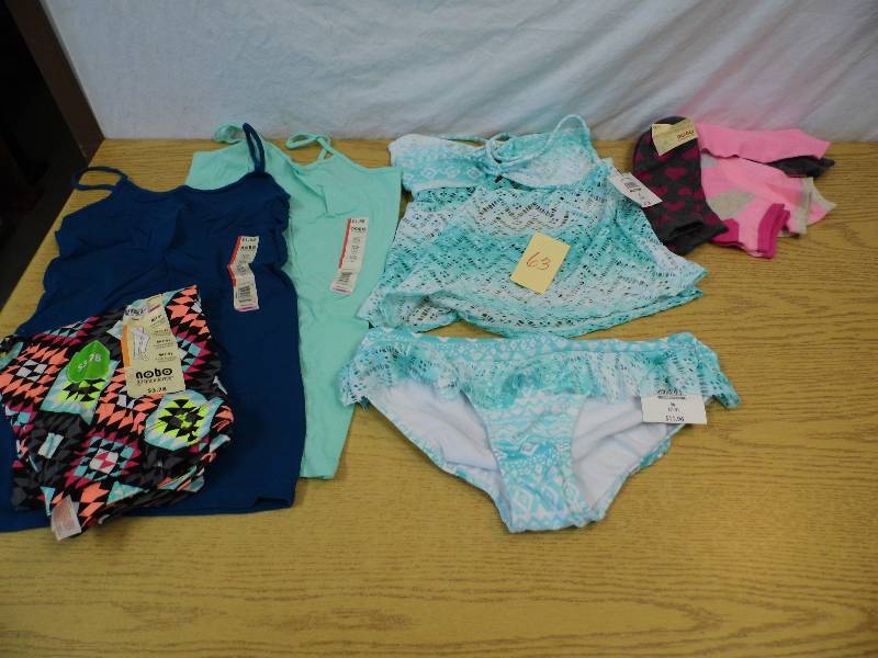 lot 63 image: Misc Womens Clothing