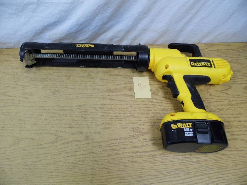 lot 86 image: DeWalt Heavy Duty Adhesive Gun