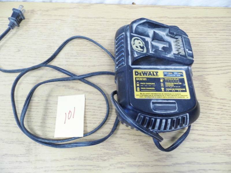 lot 101 image: DeWalt Charger