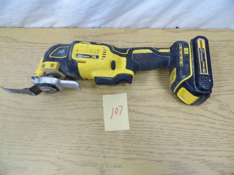 lot 107 image: DeWalt Multi Tool