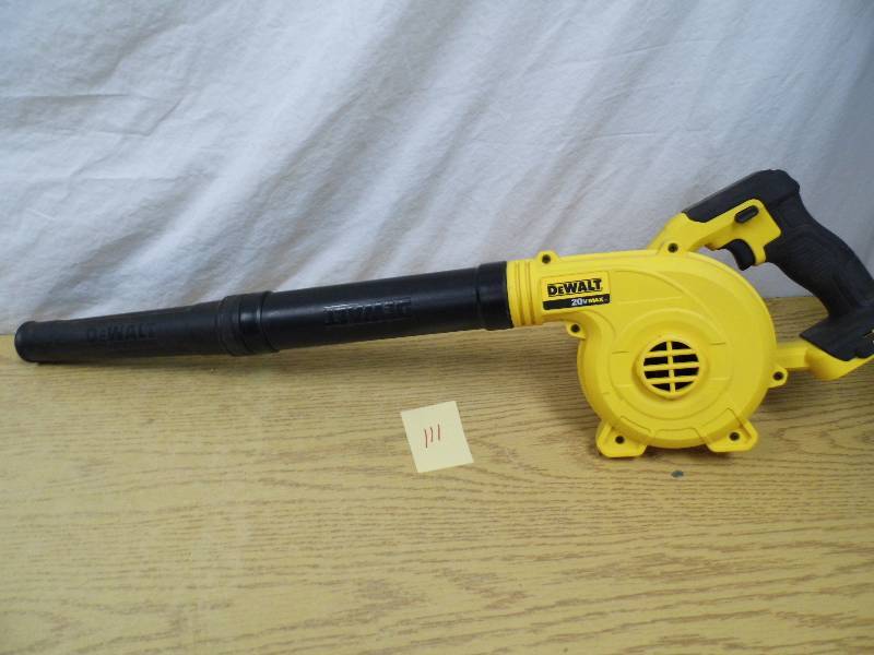 lot 111 image: DeWalt Blower