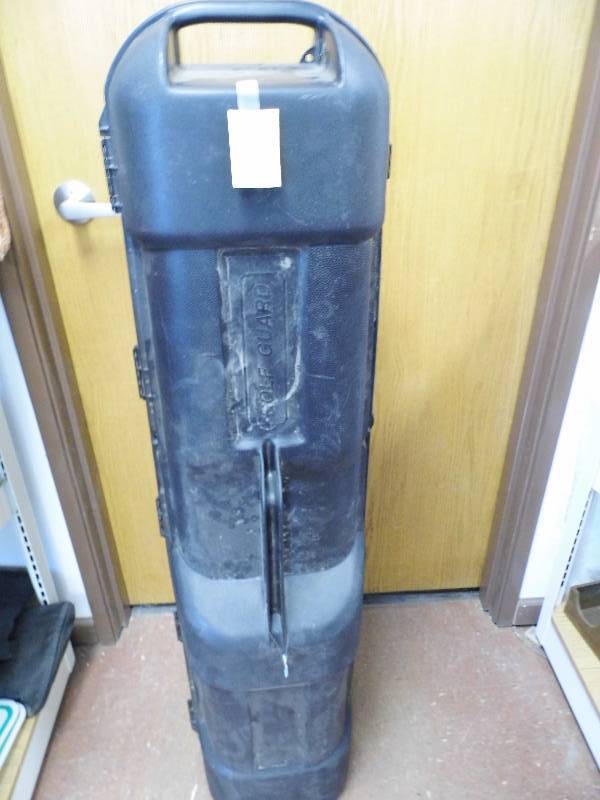 lot 132 image: Golf Guard Carry Case
