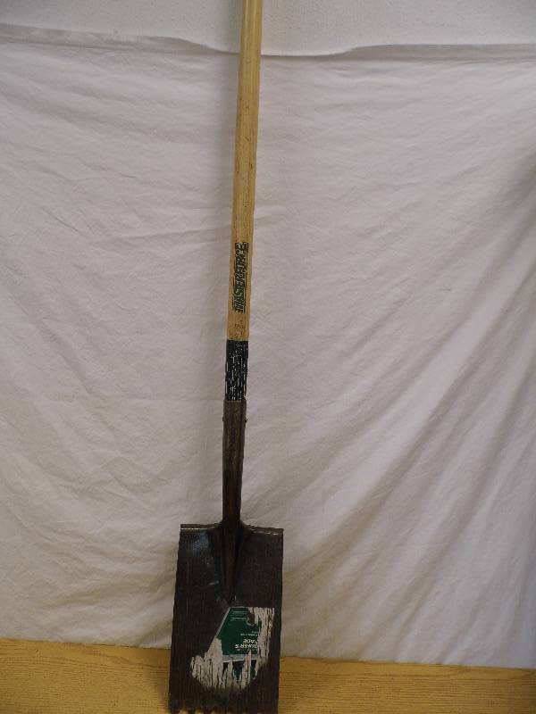 lot 133 image: Roofers Shovel