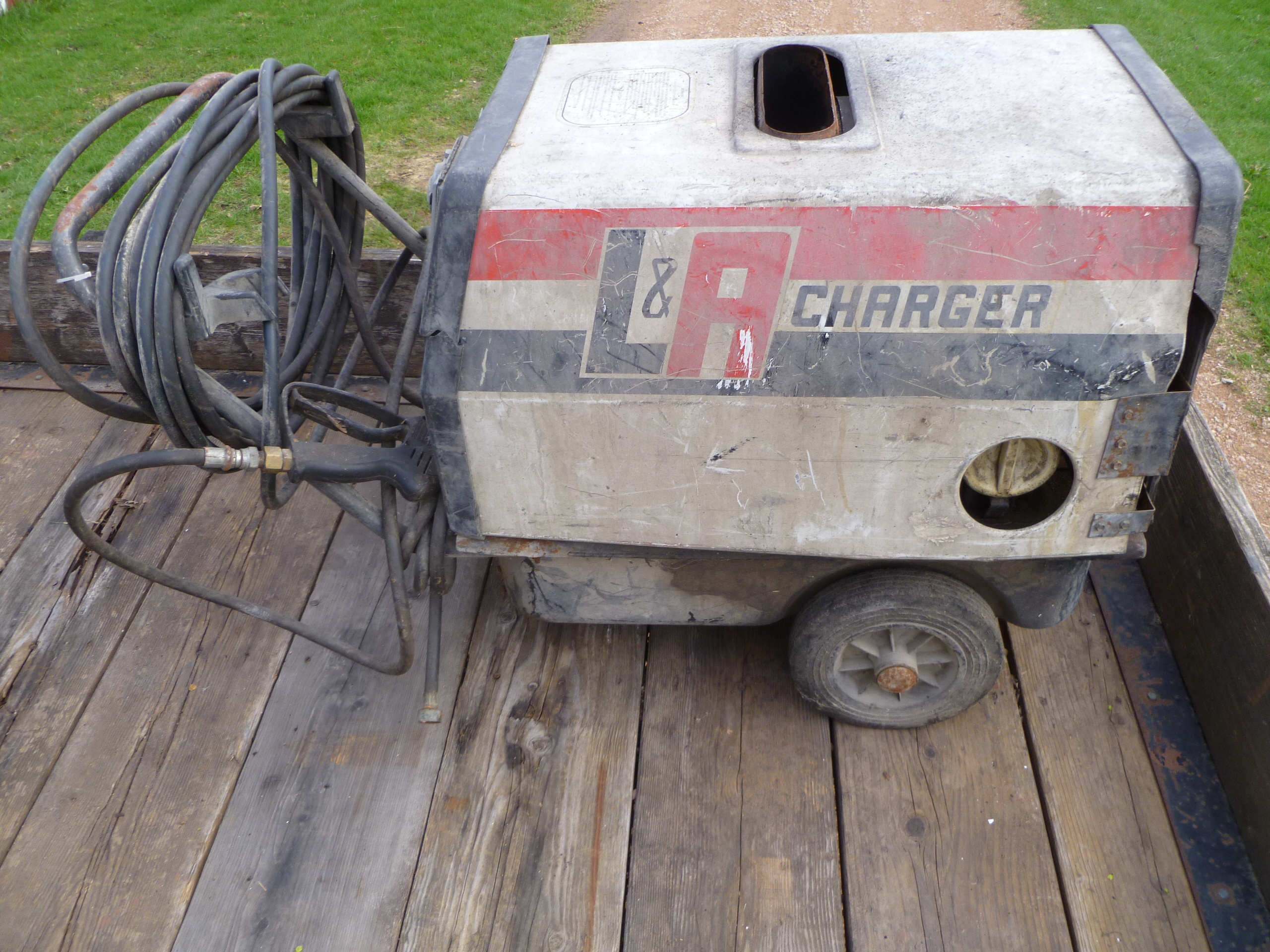 lot 23 image: Wet Steam & Hot Pressure Washer