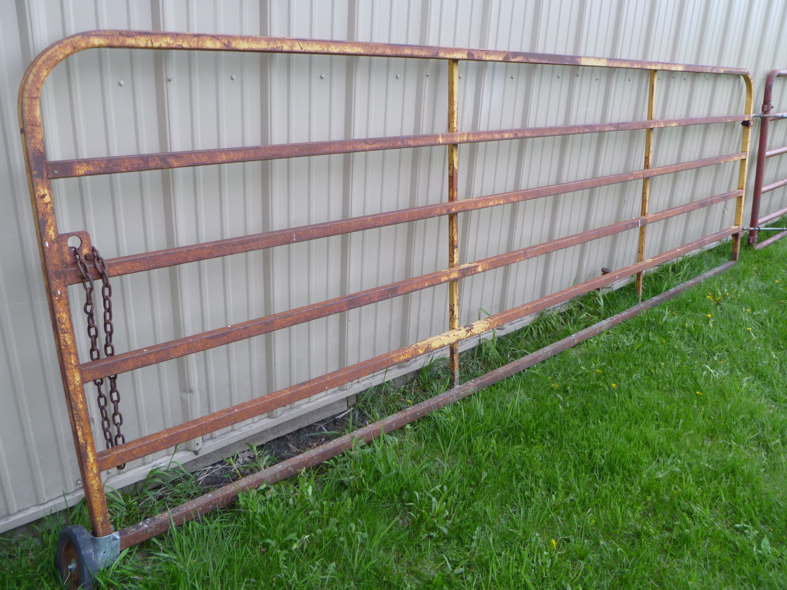lot 25 image: HD 6 Bar CattleHorse Gate