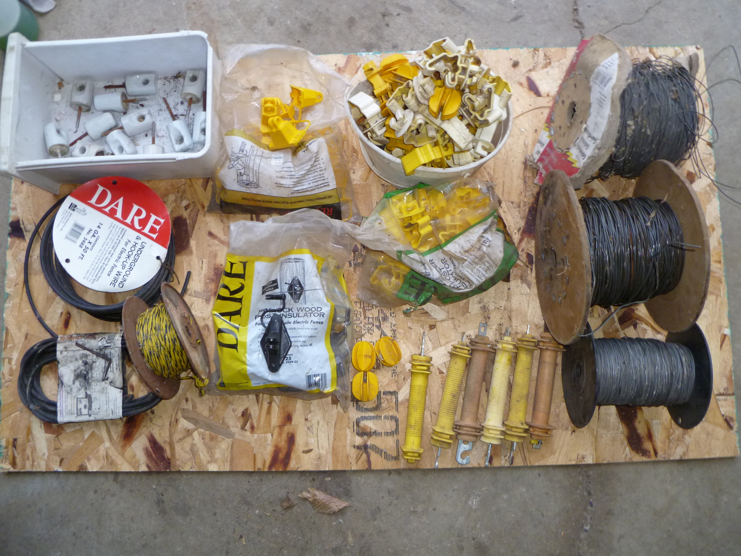 lot 31 image: Lot of Fencing Supplies