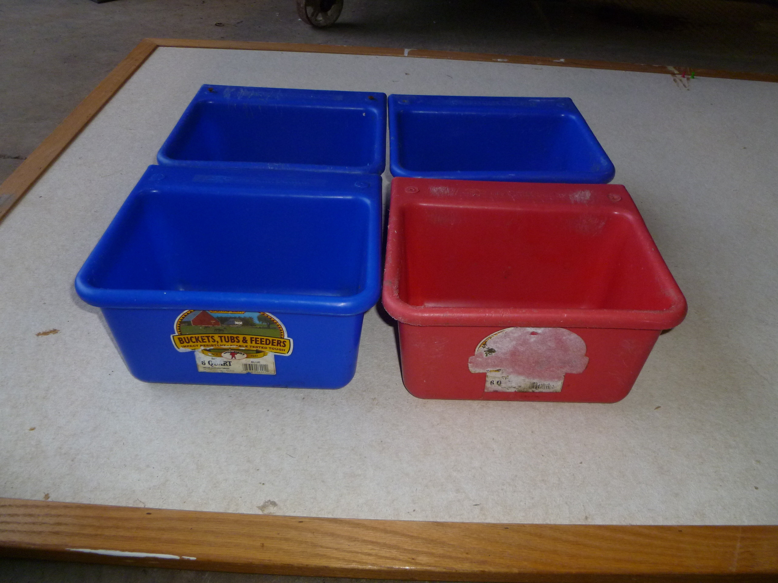 lot 36 image: Lot of 4 Hook & Feeds